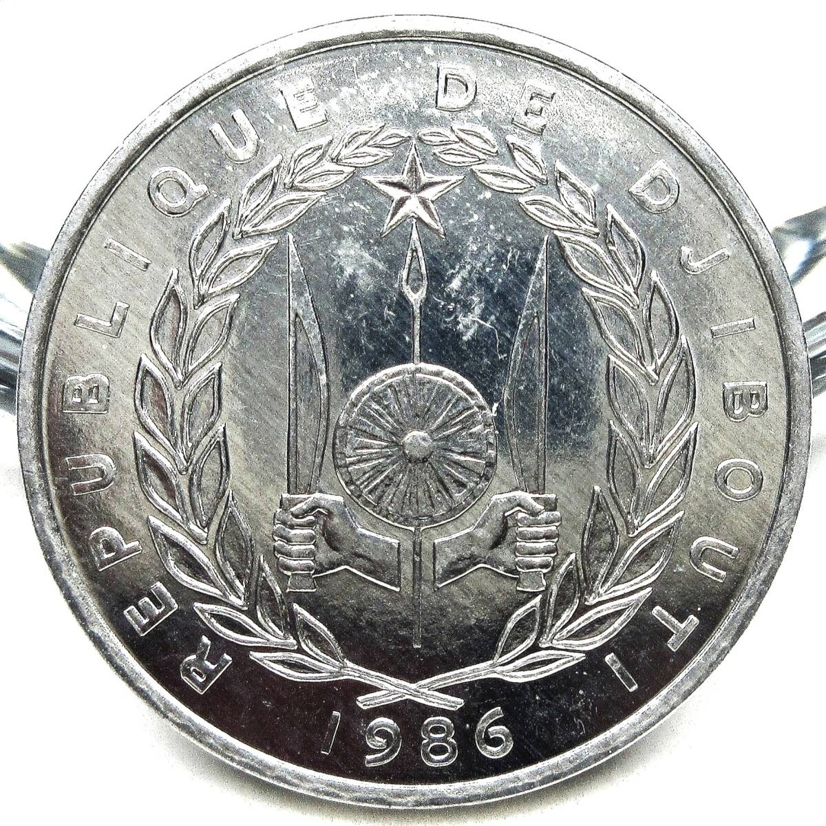 ジブチ 5フラン 1986年 31.12mm 3.83g_画像2