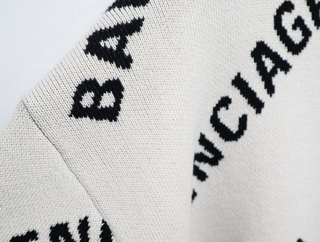 BALENCIAGA バレンシアガ ALLOVER LOGO CREW NECK KNIT 657401 T3200 サイズXS クルーネック ロ_画像3