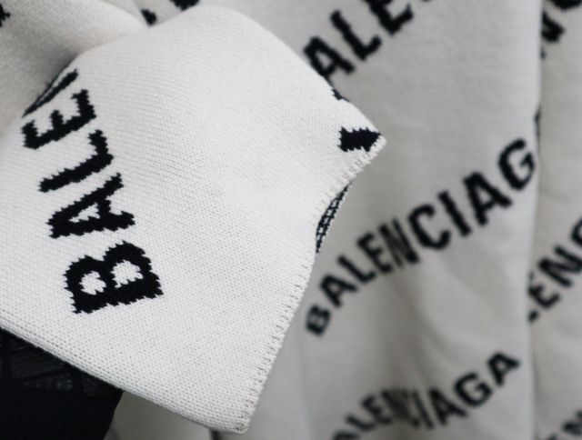 BALENCIAGA バレンシアガ ALLOVER LOGO CREW NECK KNIT 657401 T3200 サイズXS クルーネック ロ_画像4