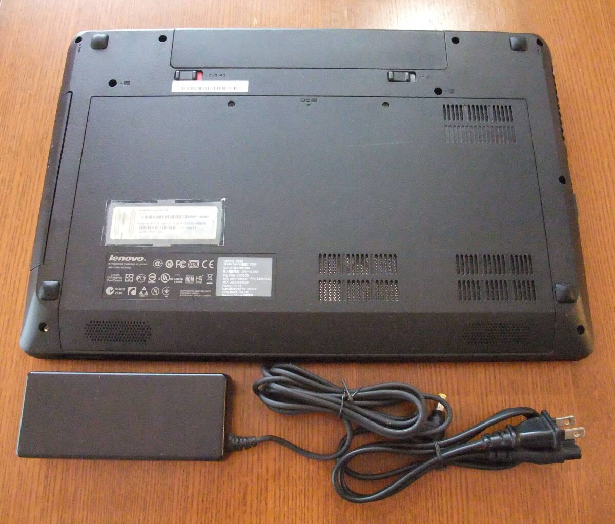 ☆ジャンク Lenovo G580 15.6型ノートパソコン Celeron1000M・メモリ2GB・HDD160GB・Win10 送料100サイズ_画像2
