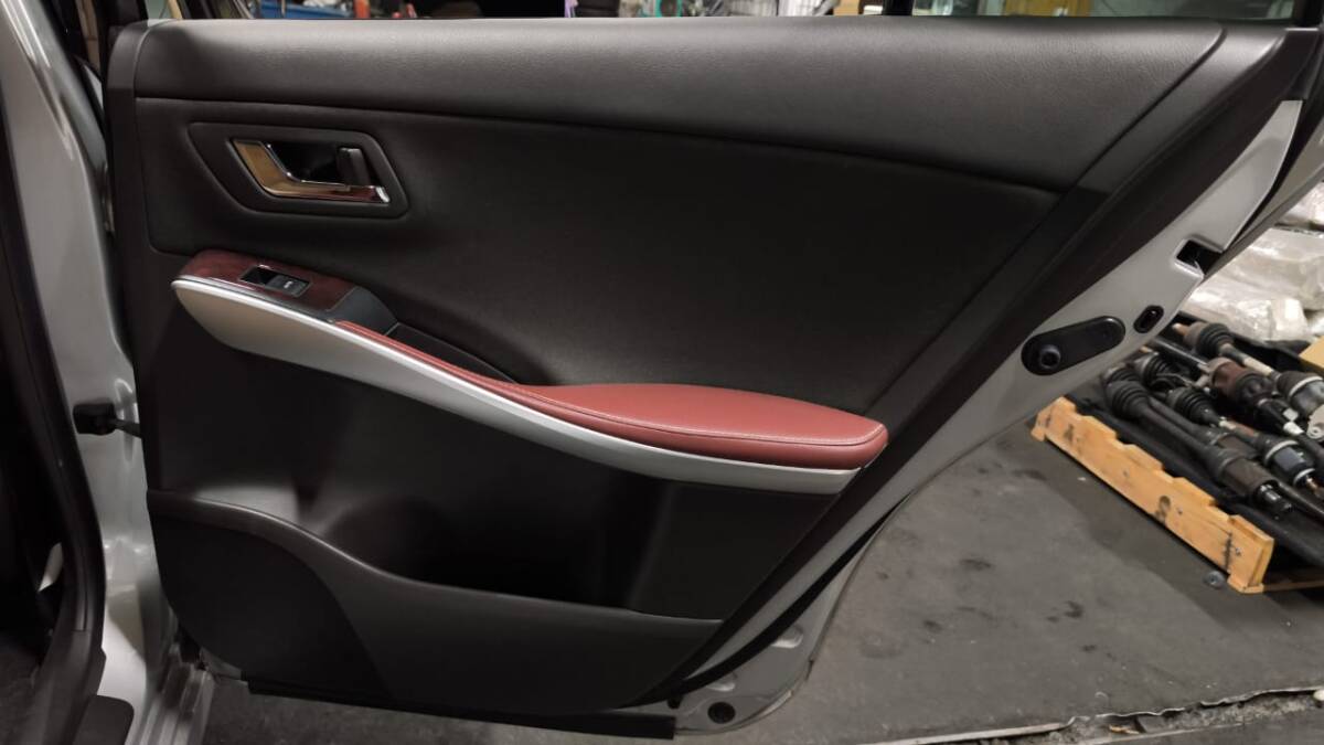 トヨタ サイ Toyota Sai ( AZK10 ) 後期 純正 右 リア ドア 1F7 シルバーメタリック_画像6