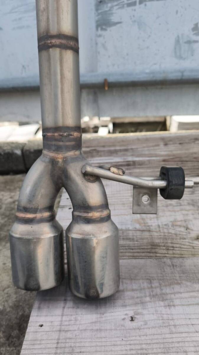 BMW 5 серии F10 ( XG20 ) двигатель N20 muffler