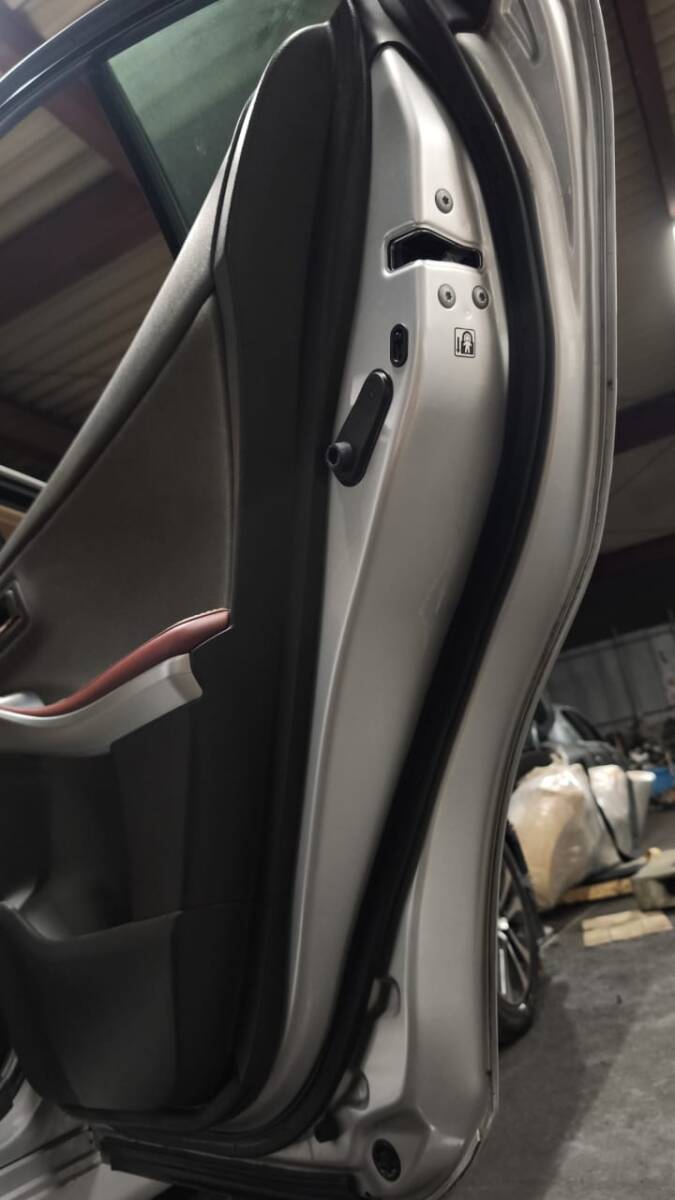 トヨタ サイ Toyota Sai ( AZK10 ) 後期 純正 右 リア ドア 1F7 シルバーメタリック_画像5