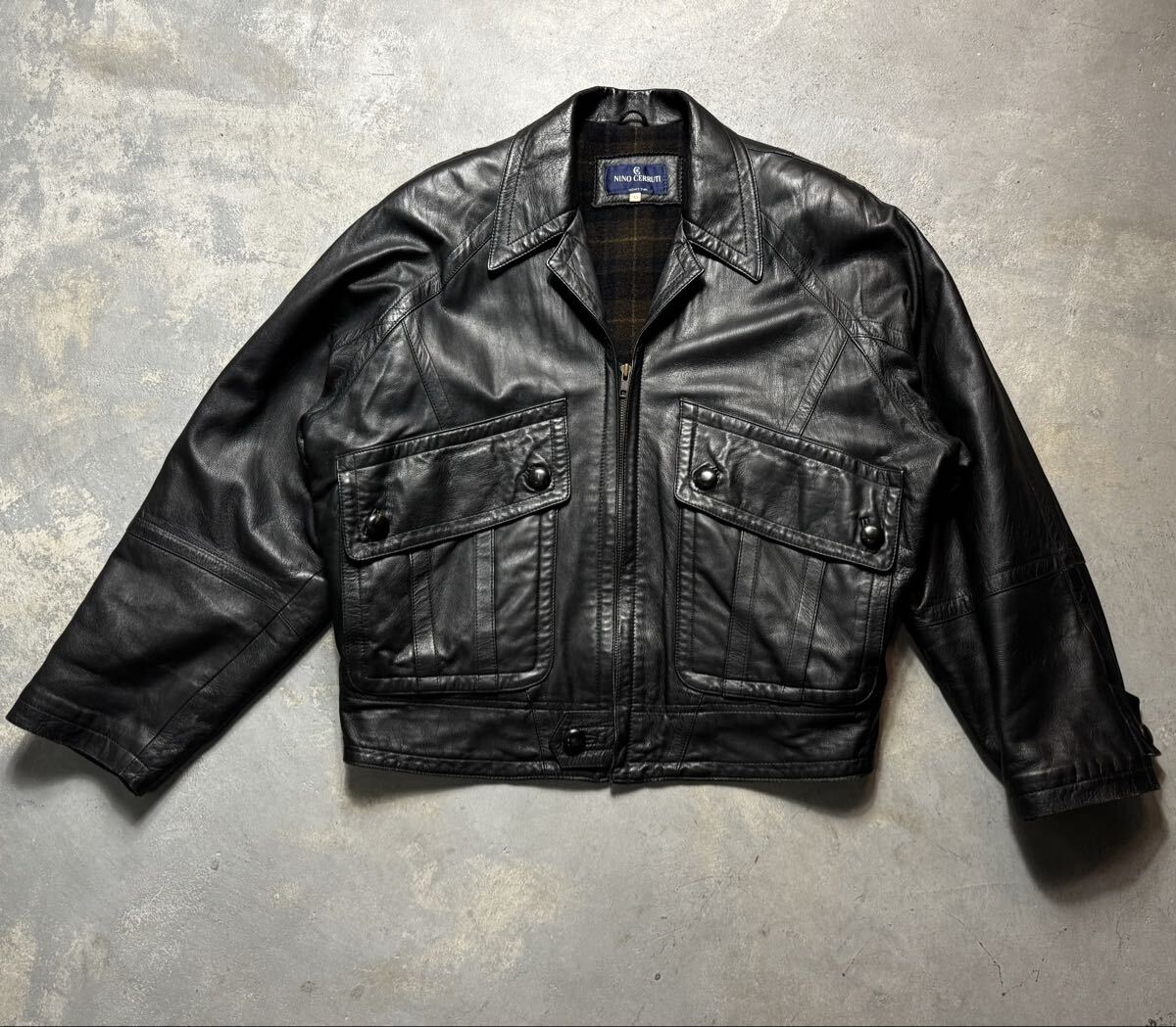美品 希少 Nino Cerruti 80s 90s vintage レザー ブルゾン ブラック M シープレザー 羊革 本革 黒 短丈 ショート丈 ジャケット ライダース _画像2