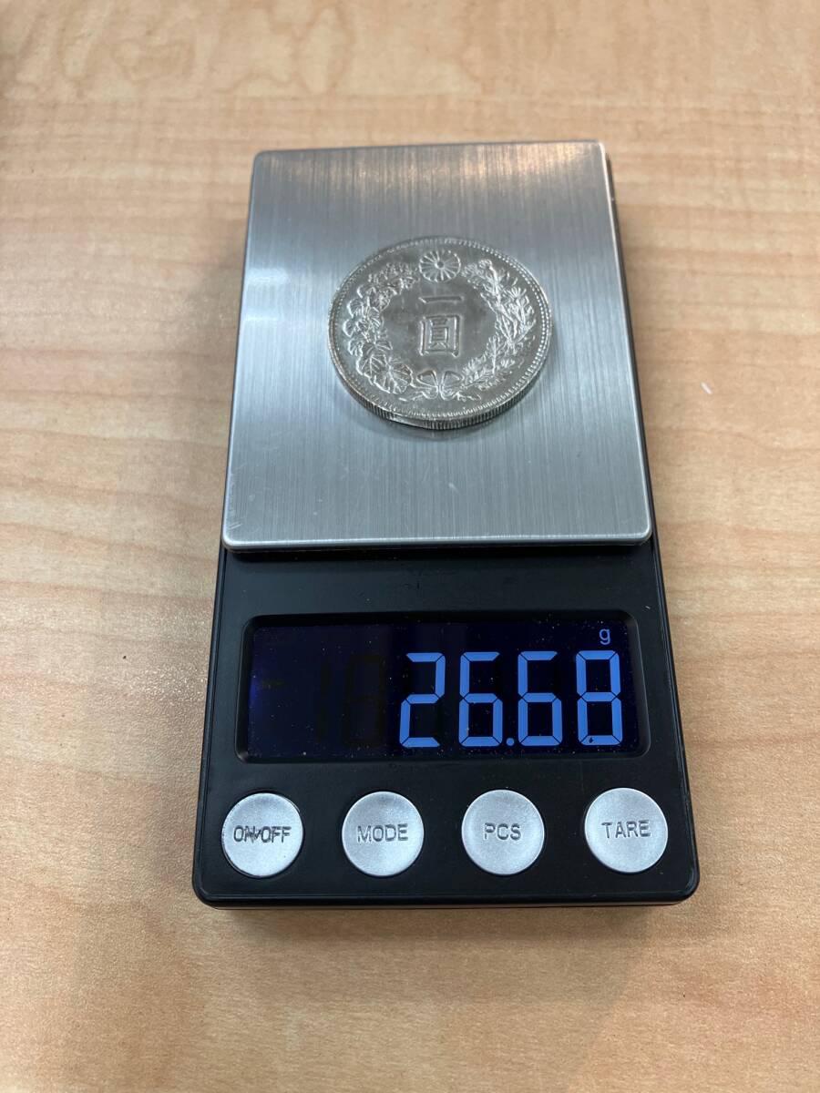 新一圓銀貨 明治36年 直径約38.40mm 厚さ約3.08mm 重量約26.68g 1円銀貨 古銭 _画像10