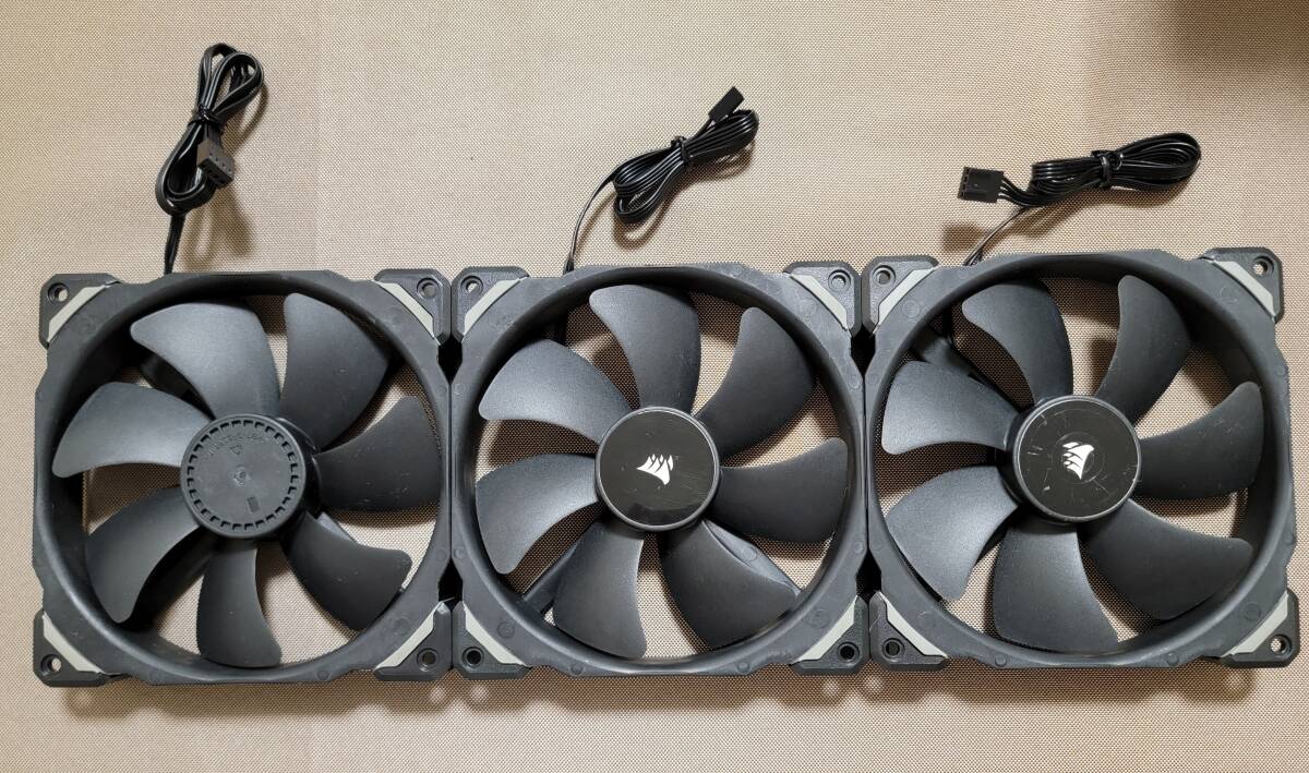 Corsair ML140 PRO 3個セット CO-9050045-WW 14cm PWM制御 2000回転 動作OK_画像3