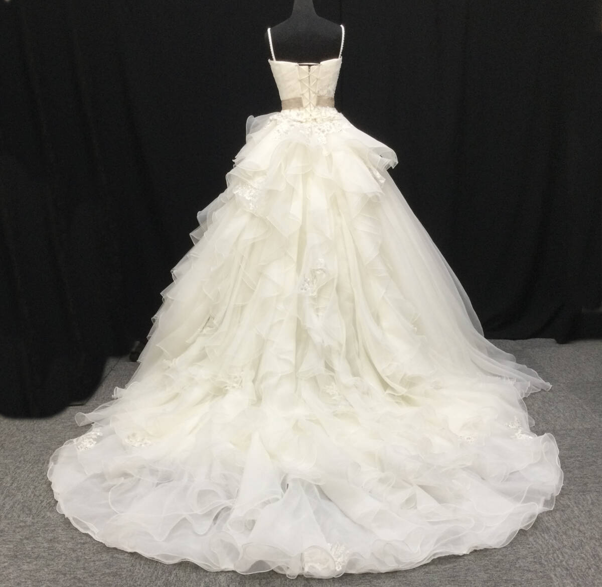 5～9号【イサムモリタ】★豪華!!ビーズレースとオーガンジーのアシンメトリー★別トレーン＆ベルト＆ビーズブローチ＆肩紐＆胸フリル付 _画像7