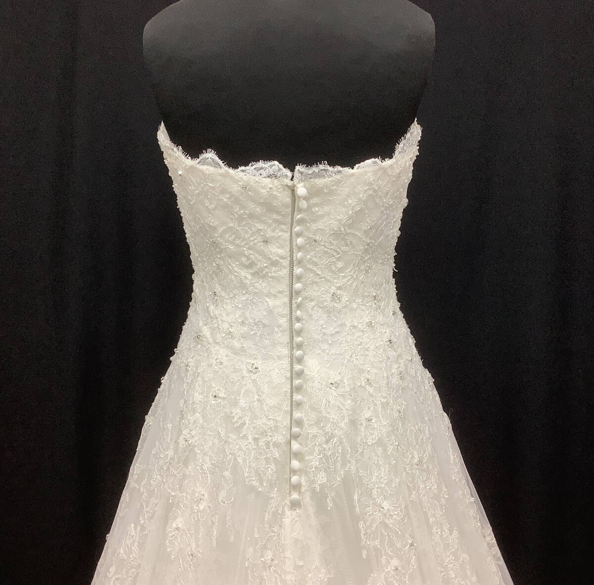 7号位【colet】★総ビーズレースのAライン★スカートはレース生地重ね　ハートカット　キラキラ煌めくインポートドレス(NICOLE)　_画像5