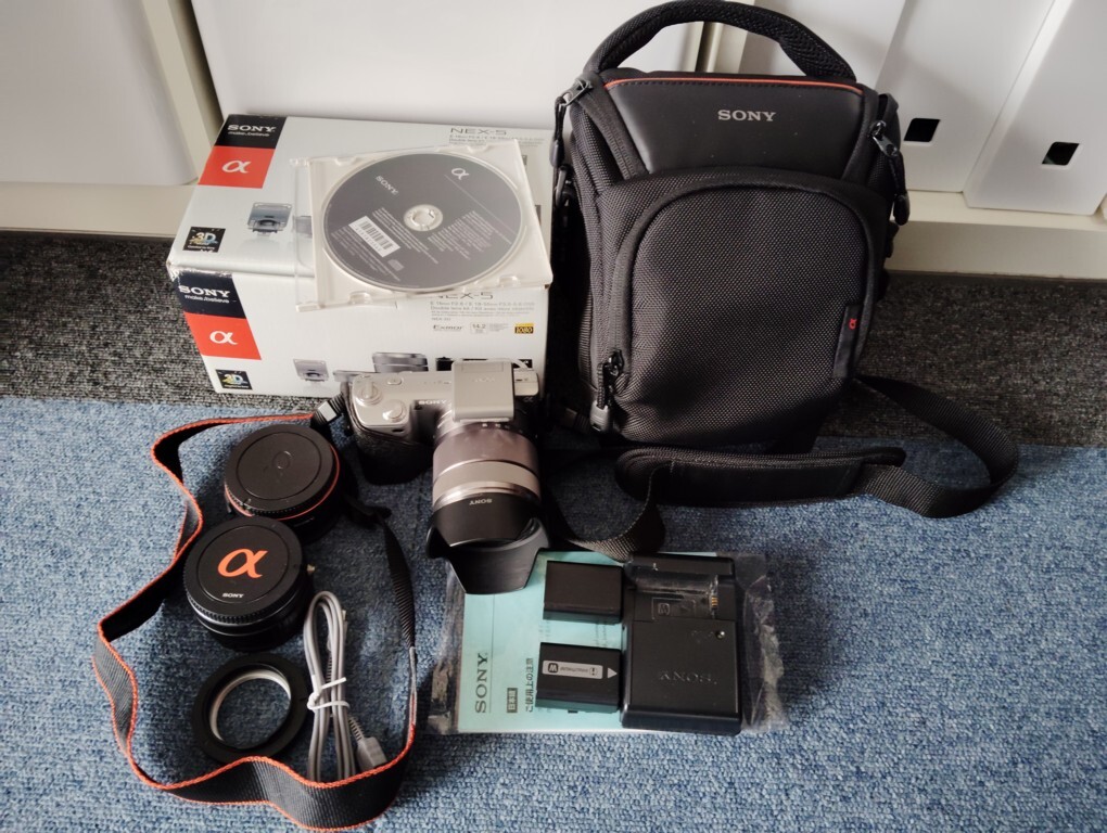中古 SONY ソニー NEX-5D レンズキット ミラーレスカメラ 動作確認済 その他付属品多数あり _画像1
