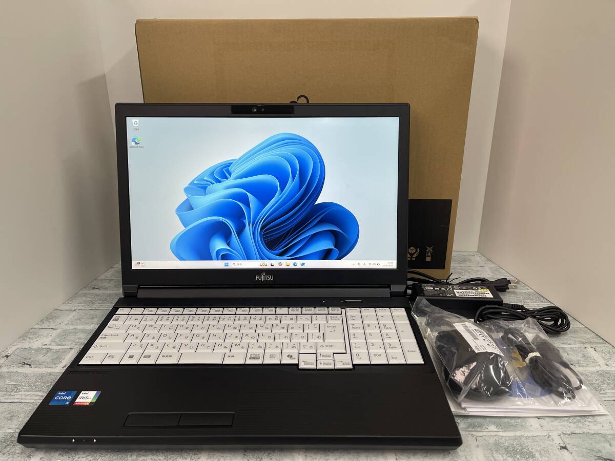 富士通 LIFEBOOK A5513/RX 2024年10月発表モデル Intel Core i5-1335U メモリ16GB+SSD256GB+DVD 顔認証 15.6型FHD Win11 送料無料 N7J1143_画像1