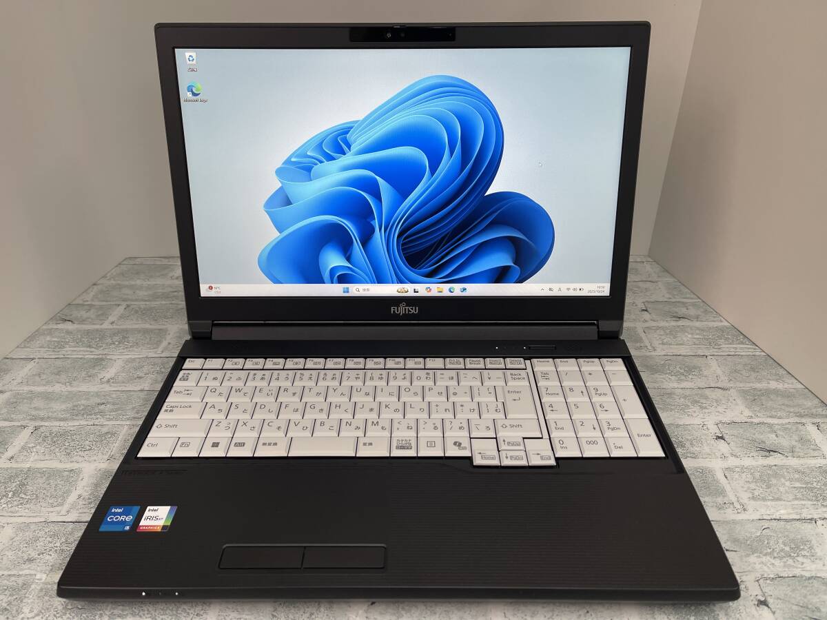 富士通 LIFEBOOK A5513/RX 2024年10月発表モデル Intel Core i5-1335U メモリ16GB+SSD256GB+DVD 顔認証 15.6型FHD Win11 送料無料 N7J1143_画像2