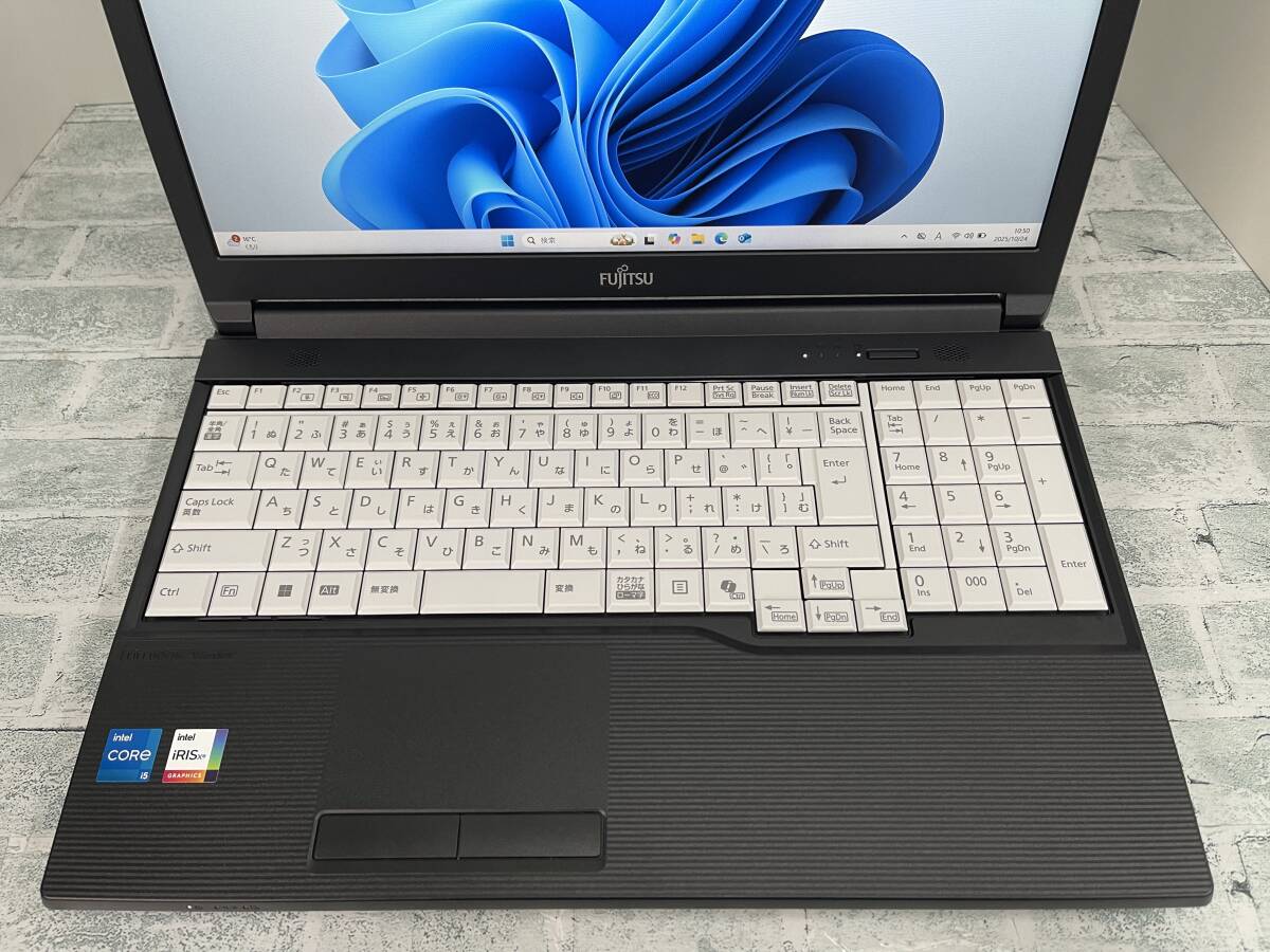 富士通 LIFEBOOK A5513/RX 2024年10月発表モデル Intel Core i5-1335U メモリ16GB+SSD256GB+DVD 顔認証 15.6型FHD Win11 送料無料 N7J1143_画像3
