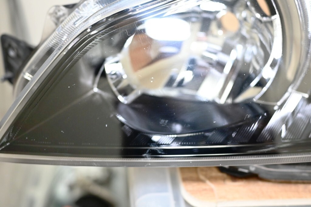 100円売切り SUBARU スバル レガシィ BM9 BR9 前期 純正 ブラック HID 左側 ヘッドライト KOITO 100-20061 5N　_画像3