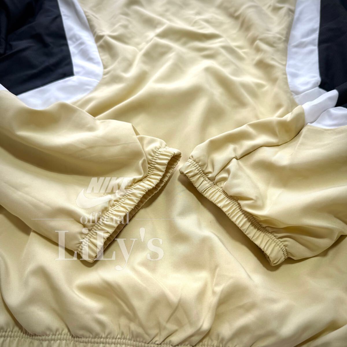 新品未使用　NIKE上下セットアップ　Ｌサイズ ウーブン　ゴールド　バスケ ウーブンジャケット　FZ0249 FZ0251 スウォッシュ　ジョーダン_画像4