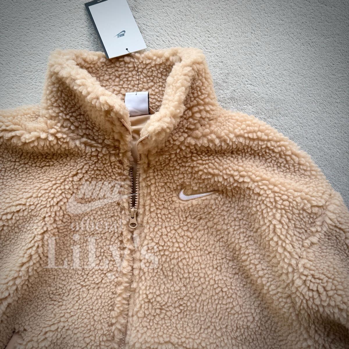 新品未使用　NIKEボアジャケット　Ｓサイズ　ベージュ　スウォッシュ　SWOOSH フルジップ ナイキ フリース　DR5629_画像5