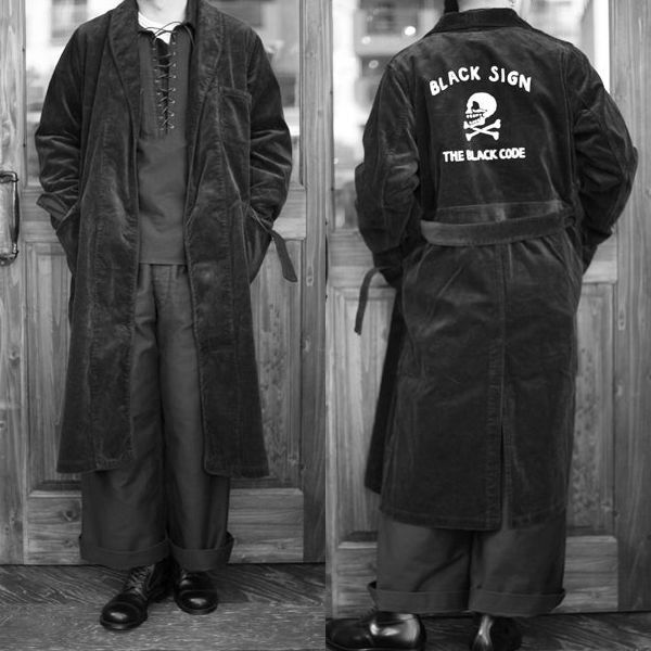 送無 定63,800 美品 BLACK SIGN ブラックサイン 8W Corduroy BS Smonking Gown 太畝 コーデュロイ スモーキング ガウン コート Poison Blue_画像4