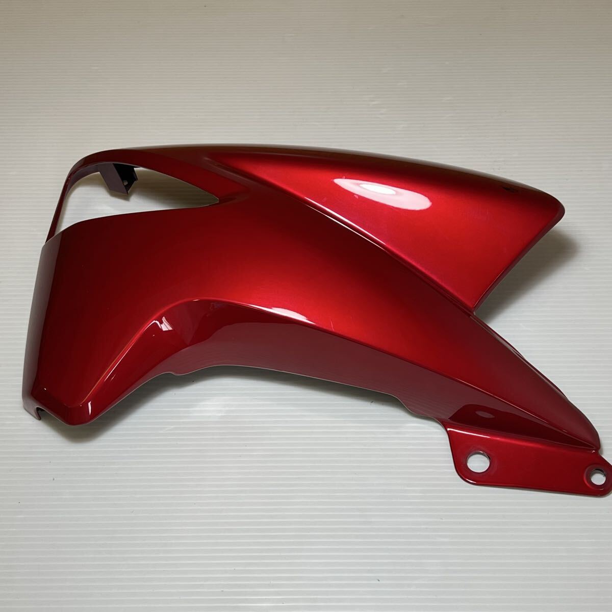 スズキ INAZUMA GW250 フューエルタンクカバー 44181-48H00 44181-48H00-PDD 純正 中古 バイク部品_画像4