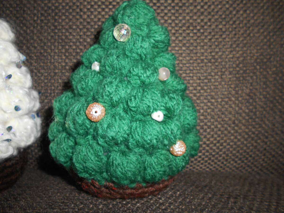 ２０★ハンドメイド★編み物★クリスマスツリー★2点セット★高さ約14㎝★_画像3