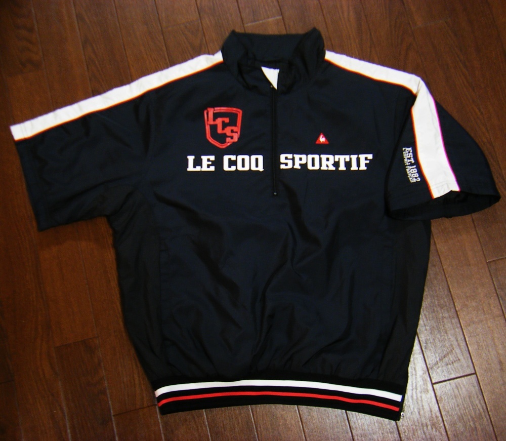 良品〇ルコックGOLF 中綿入り 防風 プルオーバー M やや薄手 ジップアップ機能 ブランドロゴ 黒色_画像2