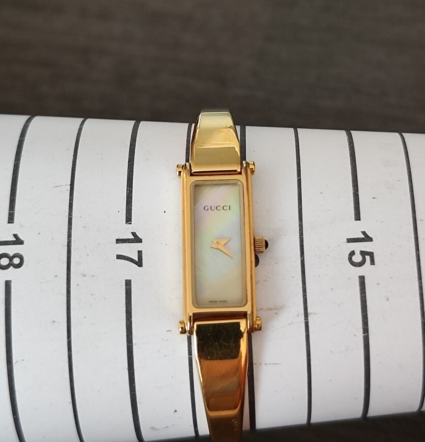 稼働品 GUCCI 1500 レディース腕時計 シェル文字盤 オリジナルバンド _画像8
