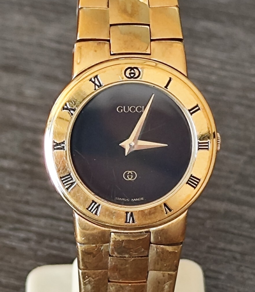 稼働品 GUCCI 3300L レディース腕時計 黒色文字盤 オリジナルバンド_画像2