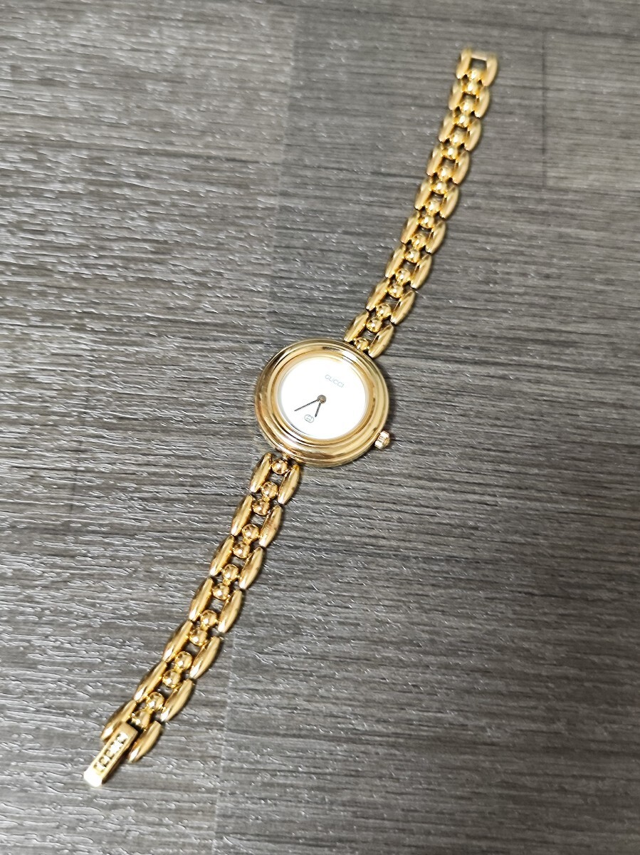 稼働品 GUCCI レディース腕時計 白色文字盤 チェンジベゼル オリジナルバンド_画像5
