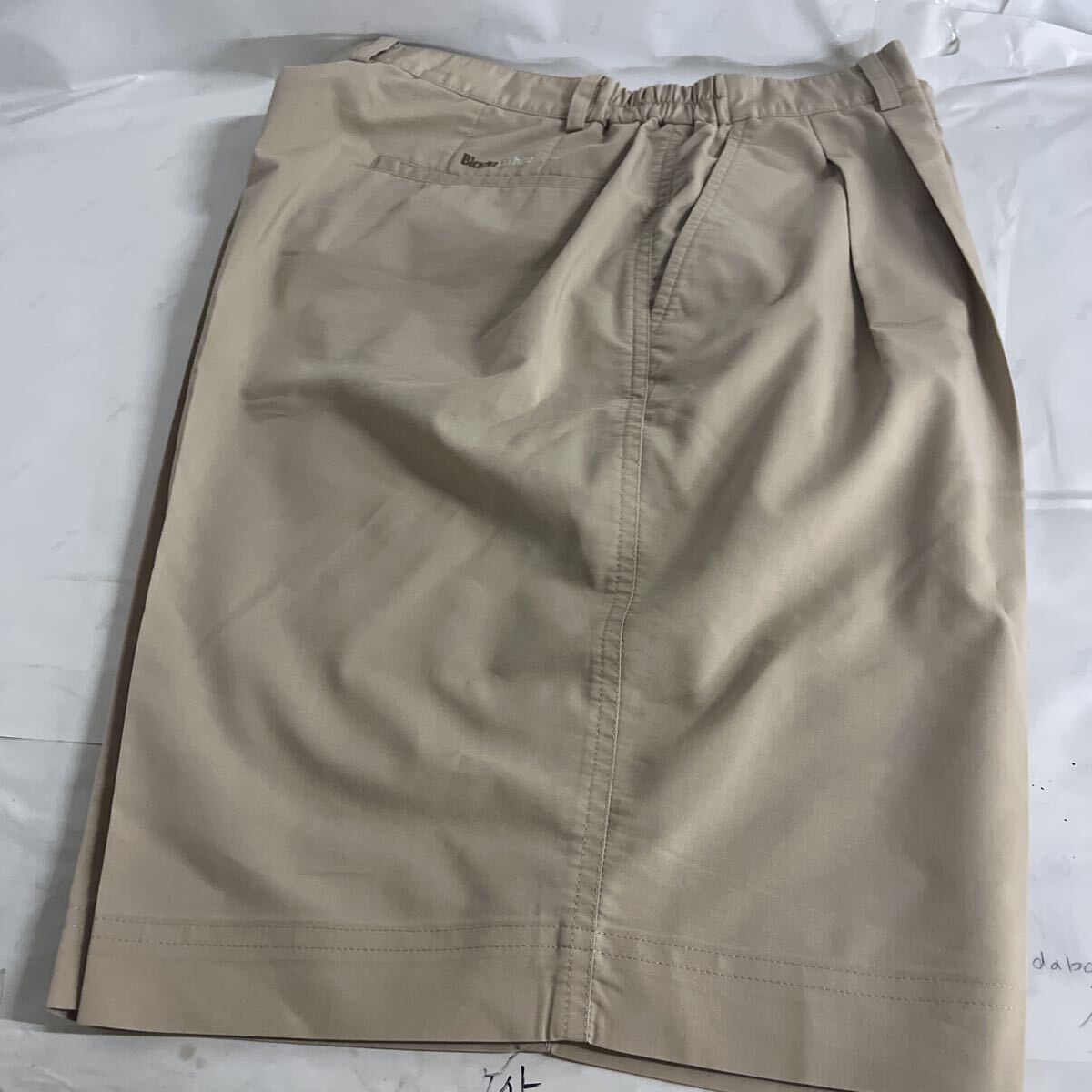 クリーニング済みBlack&Whiteメンズショートパンツ　ベージュ_画像2