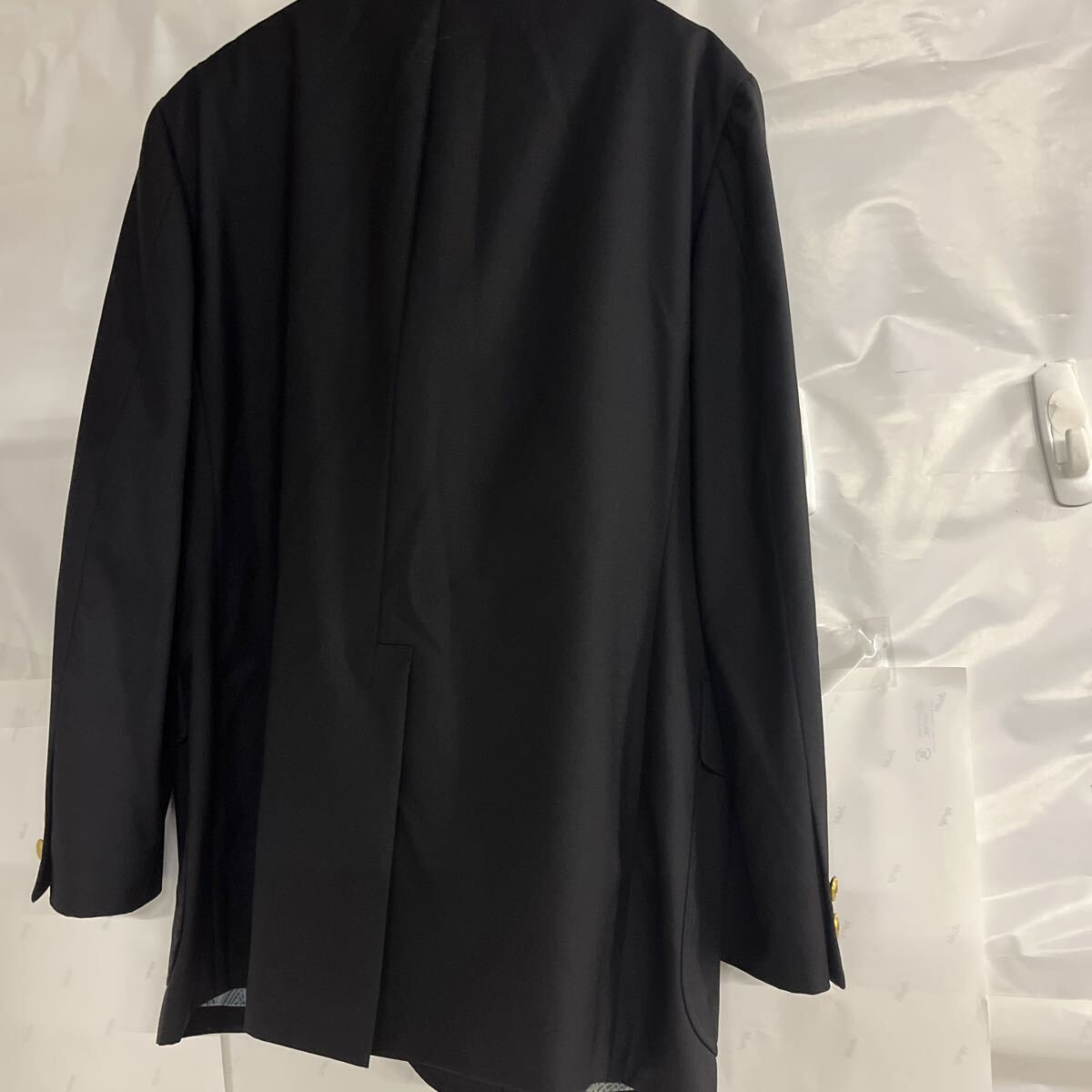 クリーニング済み J.PR E S S PR ESS CLU S IV E 春秋用ビジネスジャケット濃紺 裏地が素敵です ネイビー 金ボタン_画像2