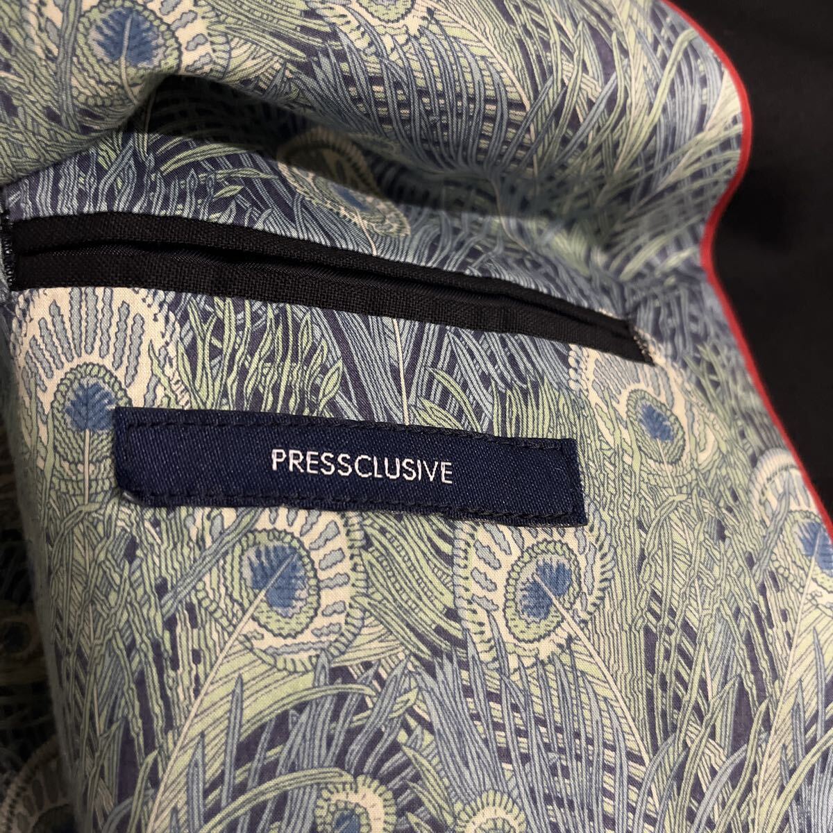 クリーニング済み J.PR E S S PR ESS CLU S IV E 春秋用ビジネスジャケット濃紺 裏地が素敵です ネイビー 金ボタン_画像4