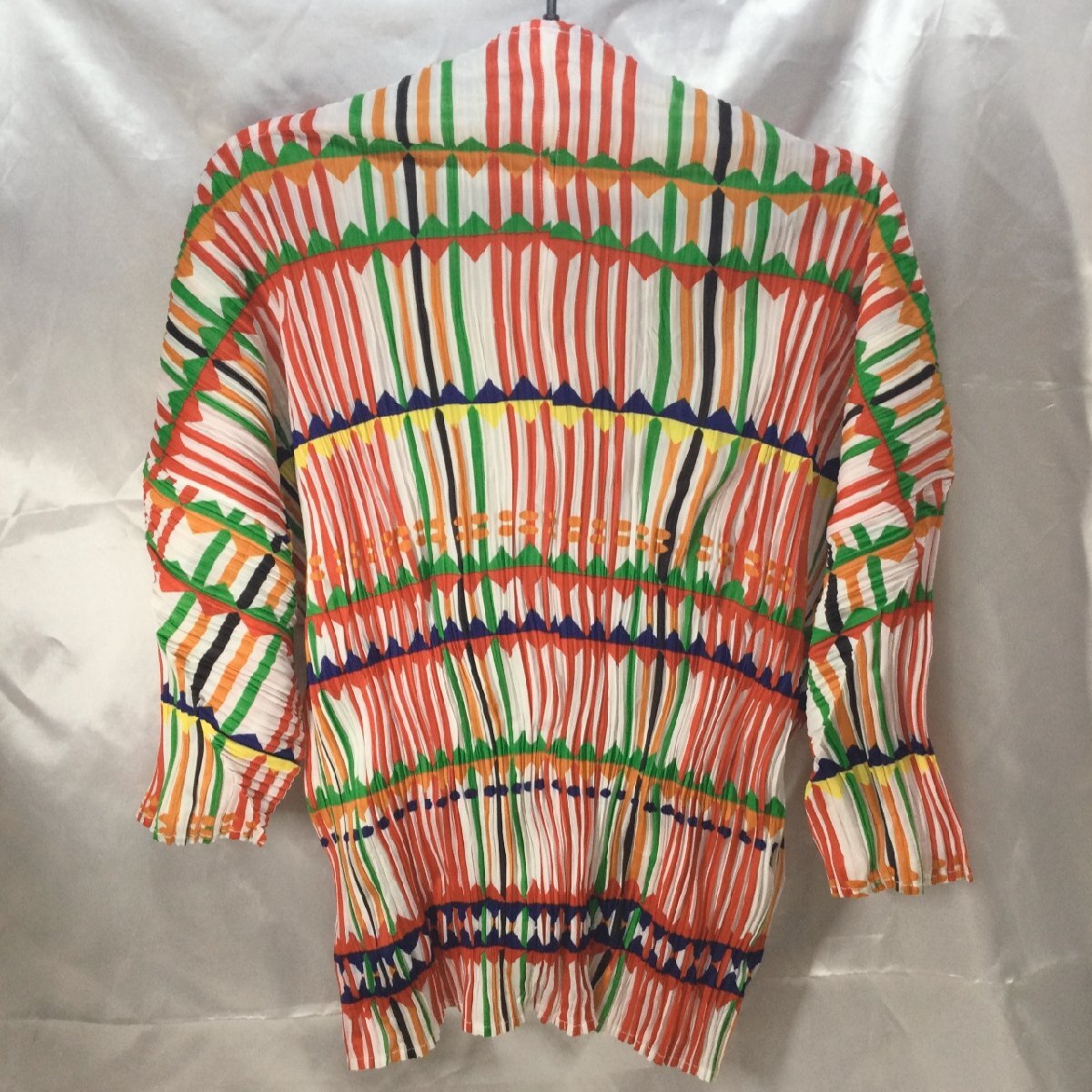 【保管品/TO 】イッセイミヤケ　ISSEY MIYAKE　シャツ　サイズ3　プリーツプリーズ　PLEATS PLEASE マルチカラー RS1010/00660_画像2