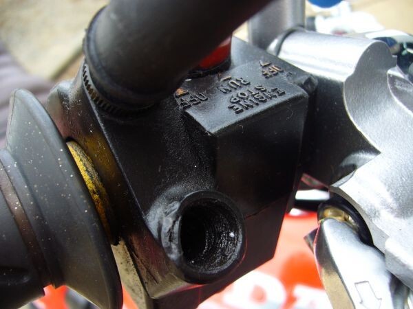 CBX400F(9)スイッチボックスアクセルワイヤー戻しキャップ☆CBX550F_画像3