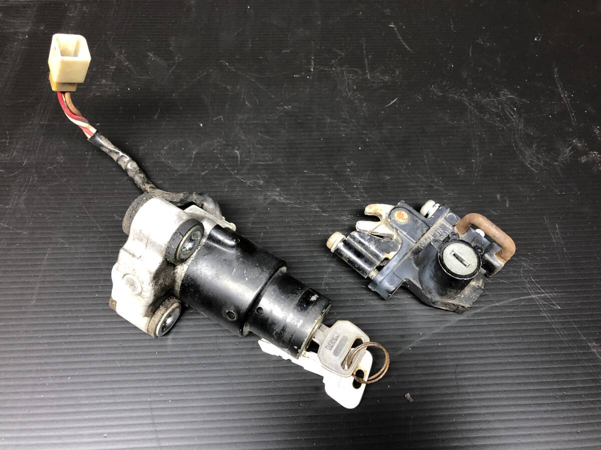 カワサキ Z400LTD イグニッションスイッチ&シートロックセット YM18③_画像2