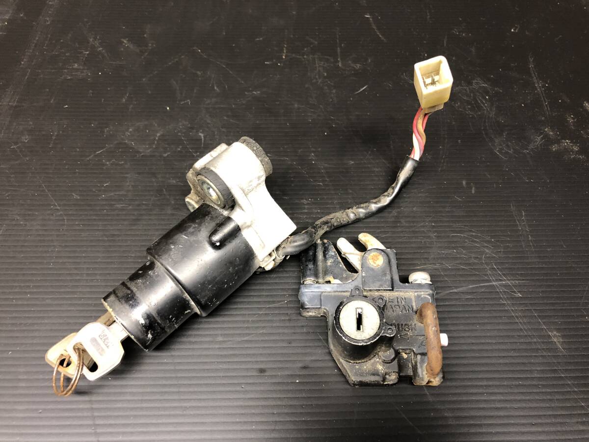 カワサキ Z400LTD イグニッションスイッチ&シートロックセット YM18③_画像1