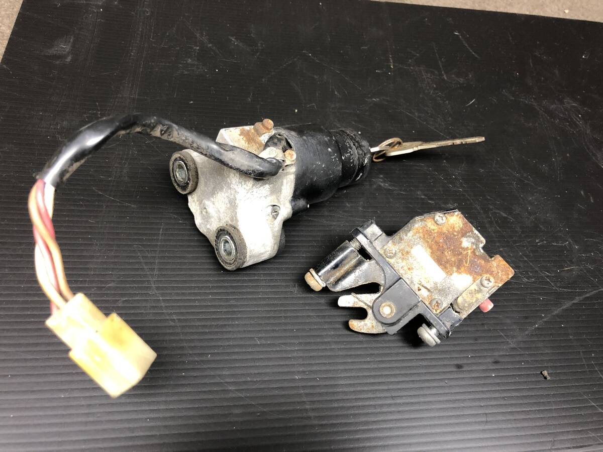 カワサキ Z400LTD イグニッションスイッチ&シートロックセット YM18③_画像3