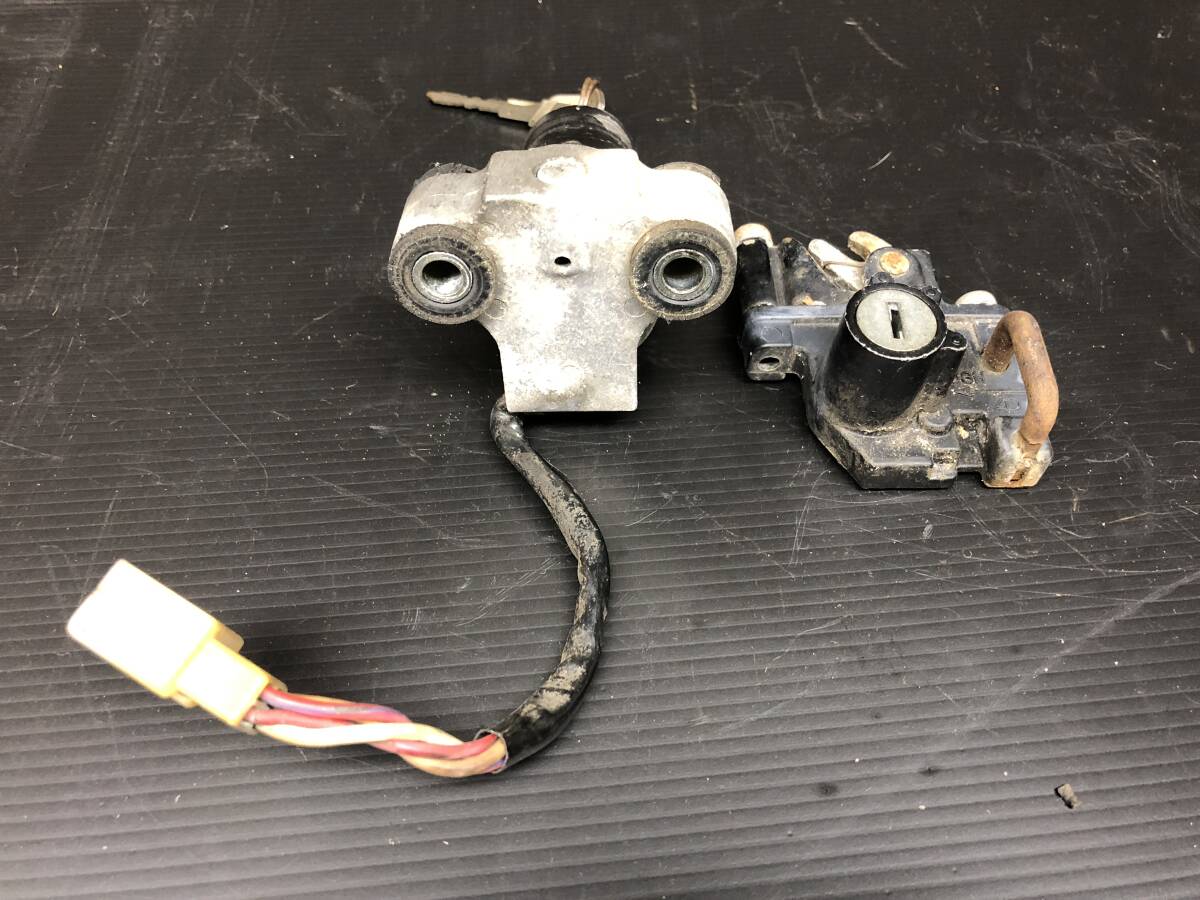 カワサキ Z400LTD イグニッションスイッチ&シートロックセット YM18③_画像4