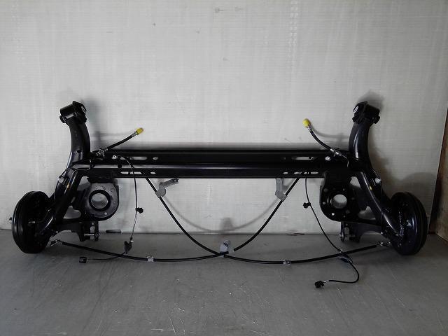 タント 6BA-LA650S リアアクスルビーム 　純正品番48710-B2150 管理番号AC3983_画像1