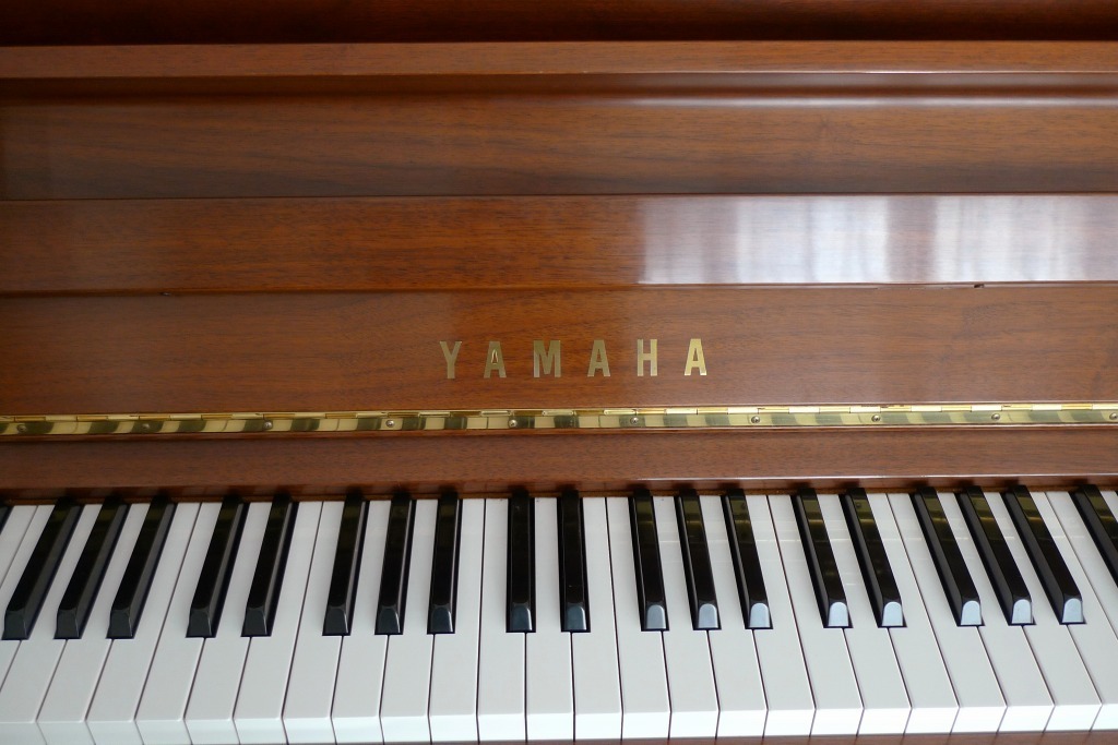 YAMAHA　U300Wn　希少木目アップライトピアノ　ワンオーナー　美品_画像3