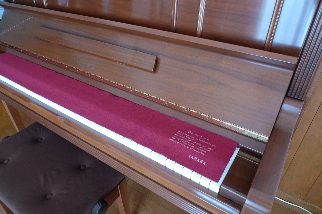 YAMAHA　U300Wn　希少木目アップライトピアノ　ワンオーナー　美品_画像4