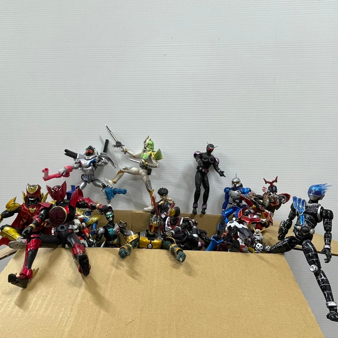 【80】1000円～お宝あり 仮面ライダー ガンダム フィギュア おもちゃ 長期保管品 ジャンク品_画像1