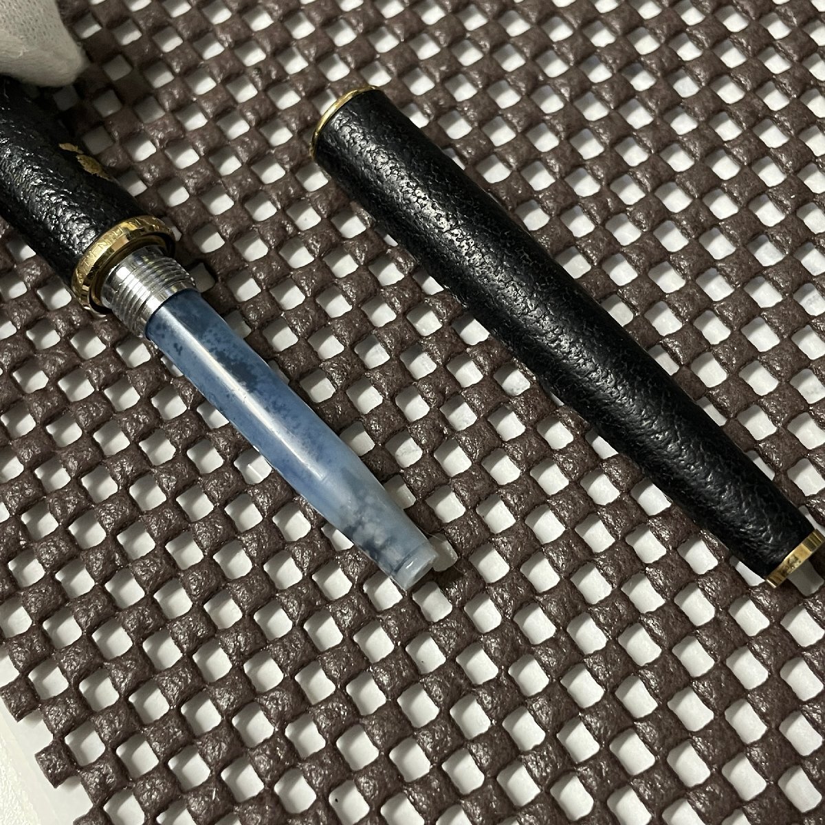 【41】PURATINAM プラチナ 万年筆 ブラック ショート 黒×金 ペン先 750 金 18K 18金 中古 筆記用具 ペン 中古_画像4