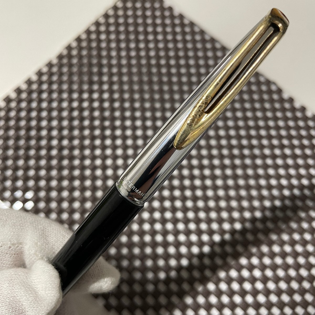 【41】WATERMAN ウォーターマン 万年筆 ブラック ショート 黒×金 ペン先 585 金 14K 14金 中古 筆記用具 ペン 中古_画像3