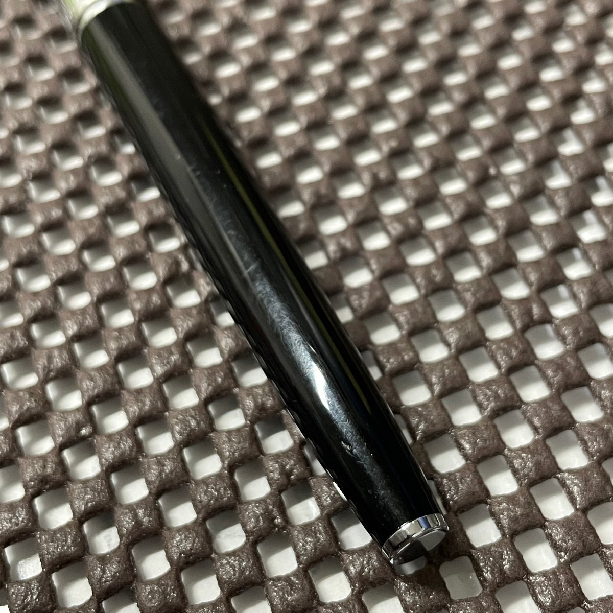 【41】WATERMAN ウォーターマン 万年筆 ブラック ショート 黒×金 ペン先 585 金 14K 14金 中古 筆記用具 ペン 中古_画像5