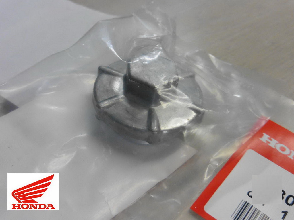 ◆ドレンボルト 純正 キャップ オイル ホール 新品 　90082-K88-L00 スーパーカブ50/110　プロ ・ストリート・くまモン_画像1