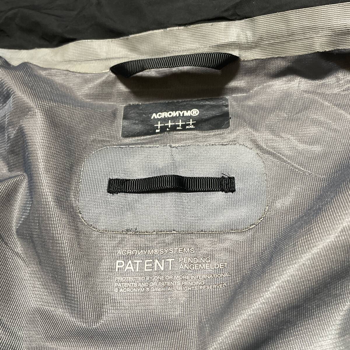 ACRONYM アクロニウム　ゴアテックス　ジャケット　フード欠品　黒　Mサイズ(大き目)　ヨーロッパ製_画像5