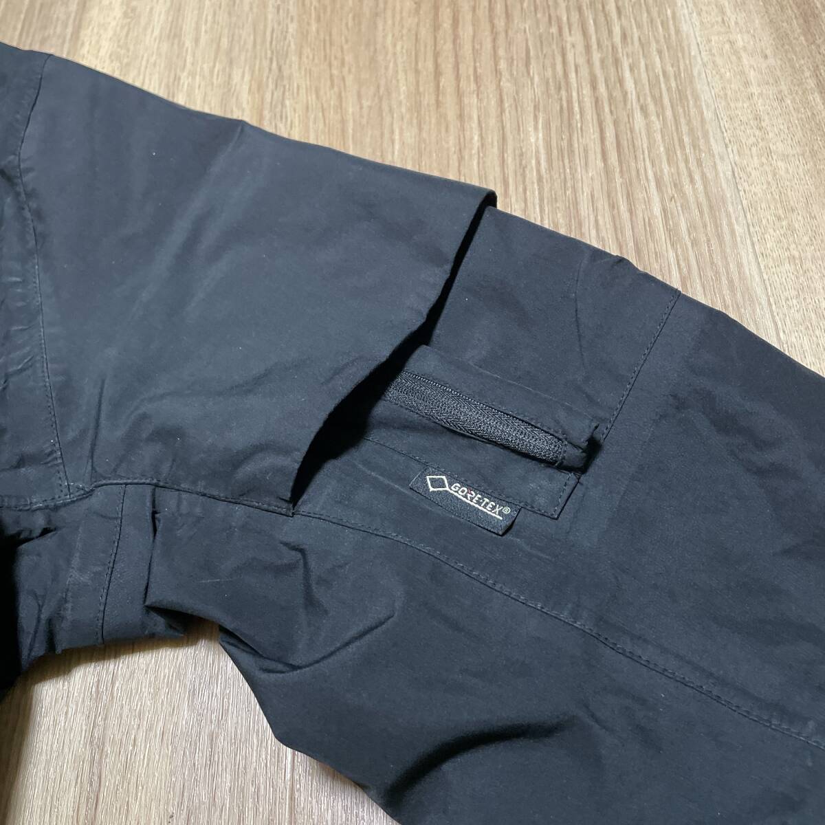 ACRONYM アクロニウム　ゴアテックス　ジャケット　フード欠品　黒　Mサイズ(大き目)　ヨーロッパ製_画像7