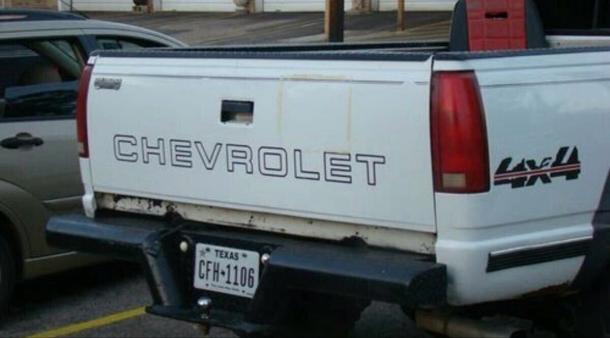 ★送料無料 新品・未使用 シボレー C1500 テールゲート デカール ステッカー サバーバン タホ アメ車 バドニック レカラ フローマスター_画像3