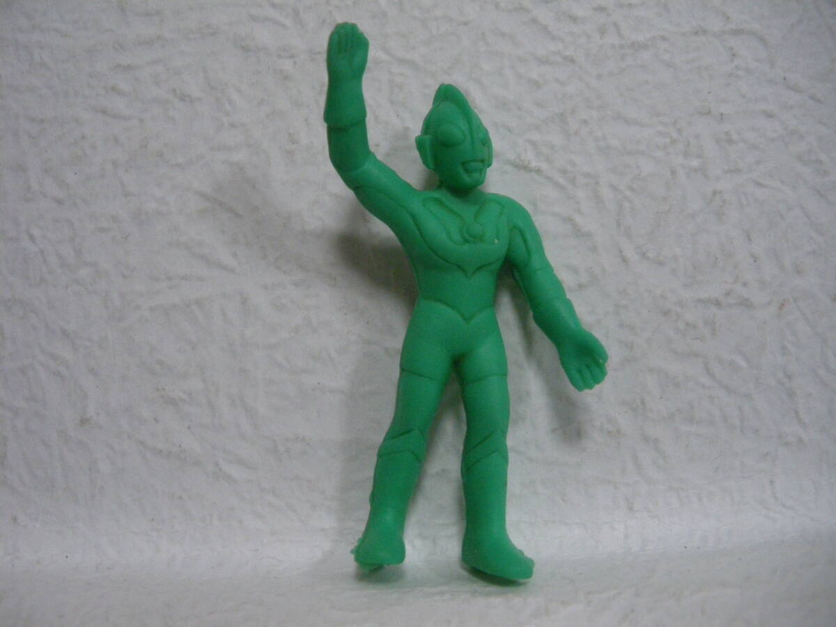 丸越　ウルトラマン　緑　光線ポーズ　怪獣消しゴム　HG　正規　初期生産　ウルトラマン　ウルトラ怪獣　同梱可_画像1