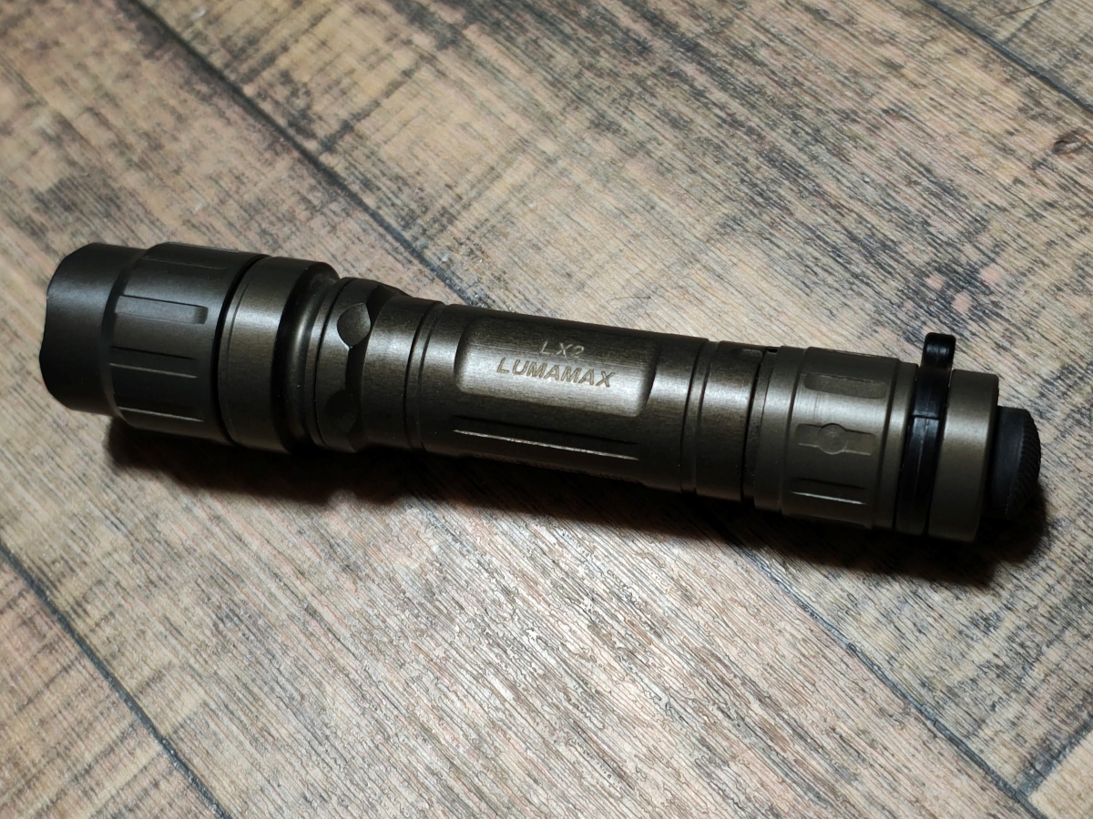 SUREFIRE シュアファイア LX2 Lumamax lx2-ha-wh 実物 LED ライト