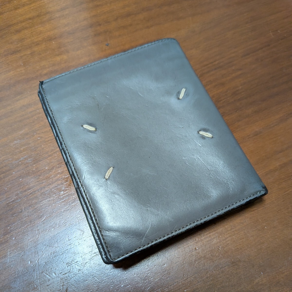 【1円スタート】MAISON MARGIELA メゾン マルジェラ 折り財布 フォーステッチ グレー_画像2