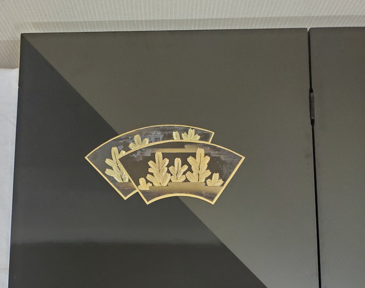 【最終処分価格】彫金屏風25号 彫金屏風 二曲 金屏風 屏風 兜飾り 兜 かぶと 初節句 五月人形 端午の節句 子供の日 こどもの日_画像3